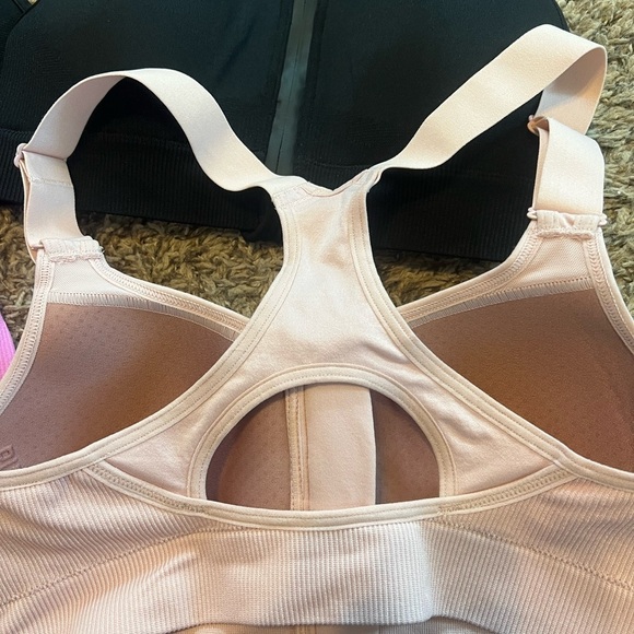 Bundle of 4 VS PINK Zip front sportsbras - Picture 7 of 7